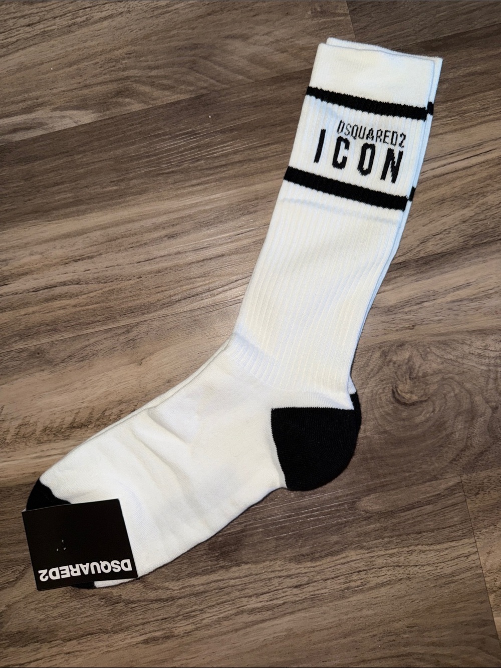 NWT DSQUARED2 White and Black ICON Crew Socks size 8-9